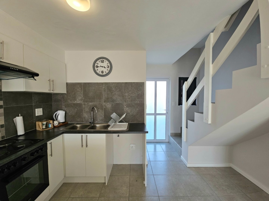 2 Bedroom Property for Sale in Stratford Green Western Cape